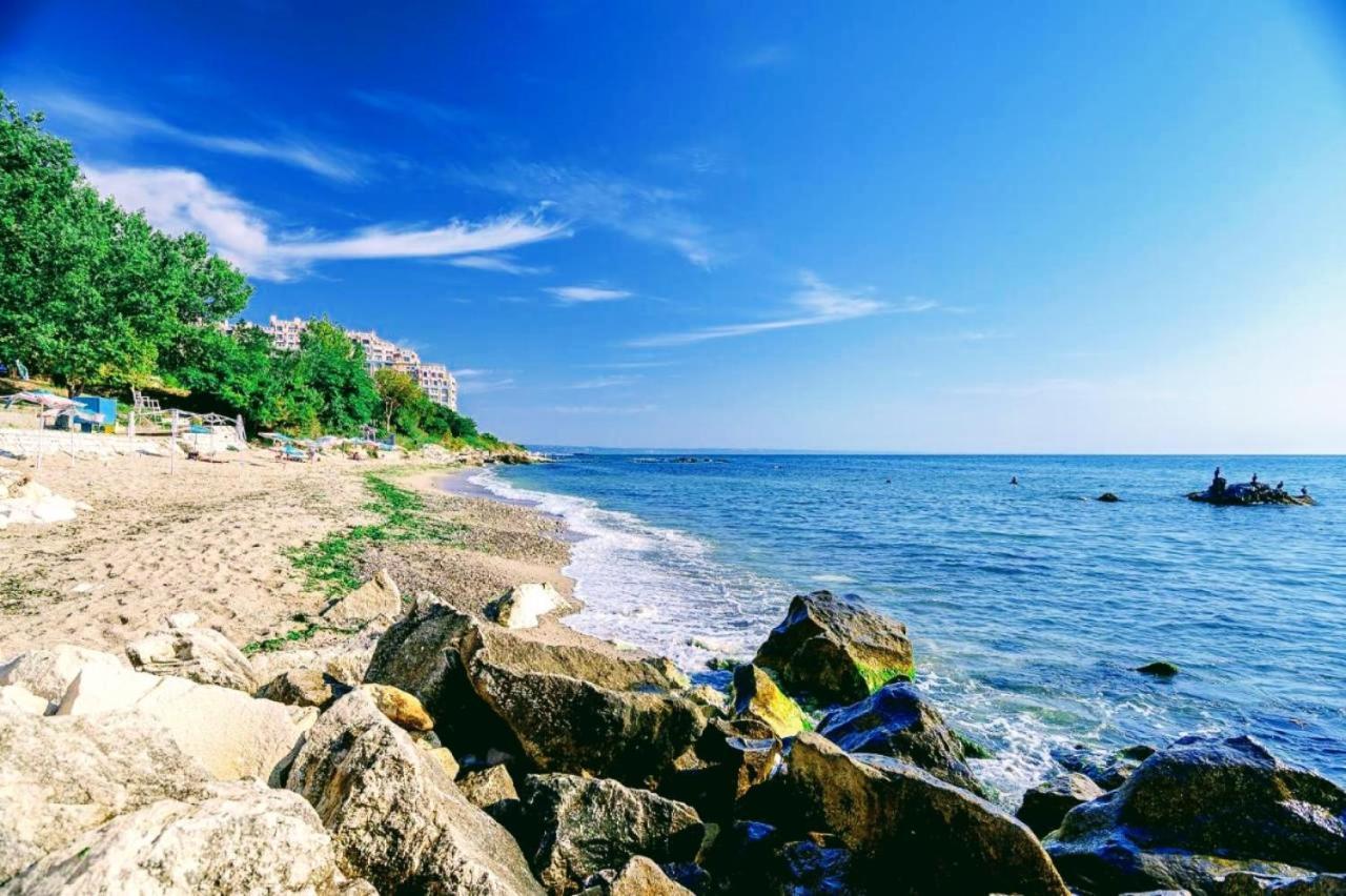 Beach Apartment Rose Golden Sands Esterno foto
