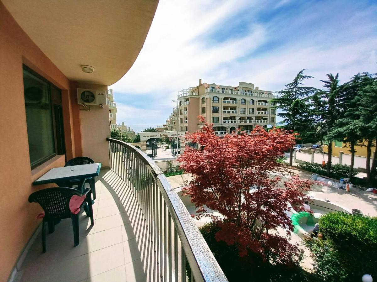 Beach Apartment Rose Golden Sands Esterno foto